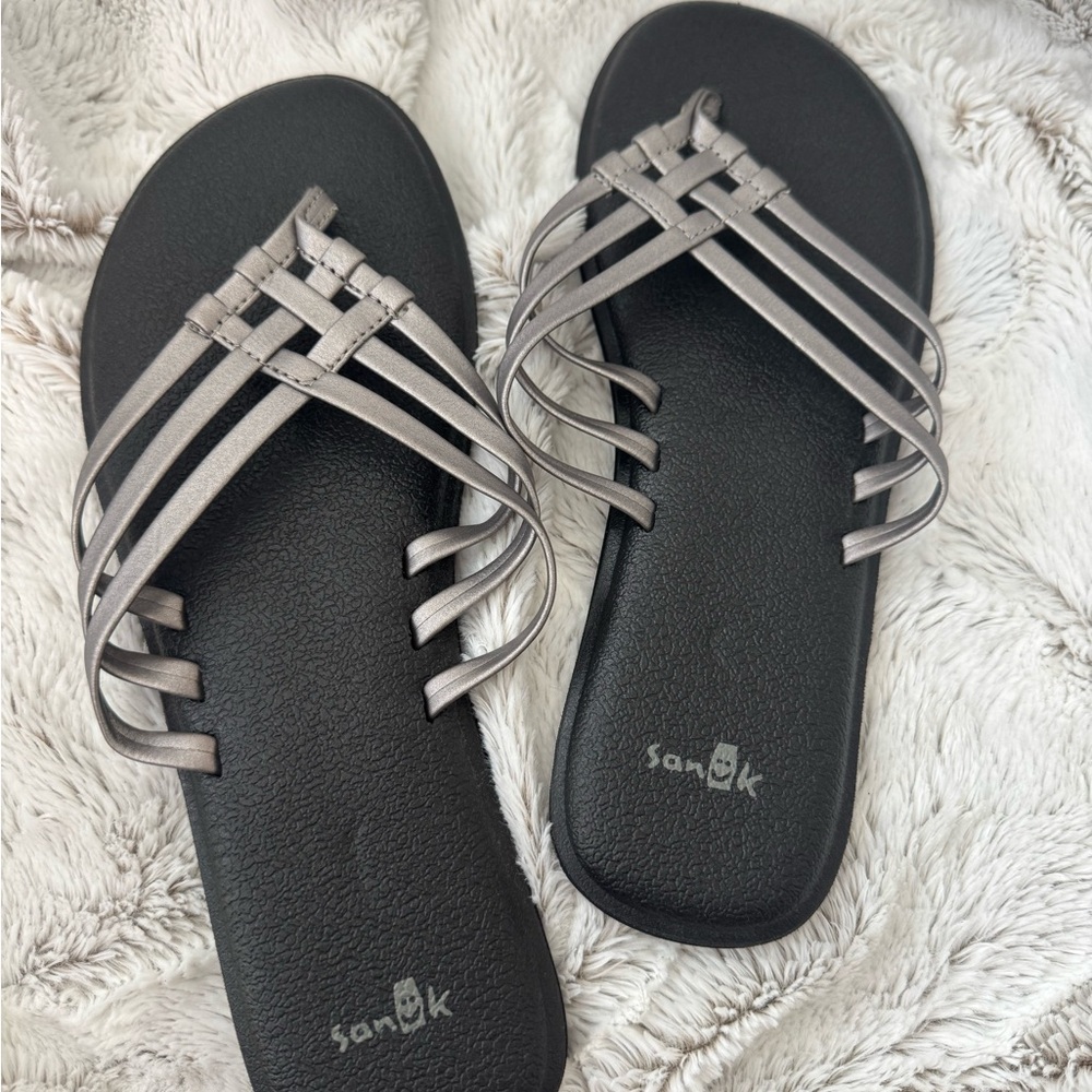 Sanuk Women's Black and Gray Strappy Sandals